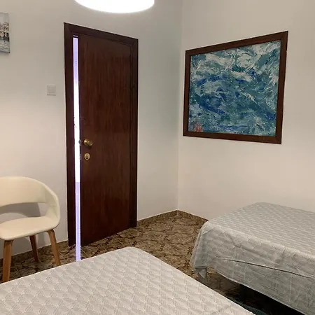 Casa de hóspedes 2 *